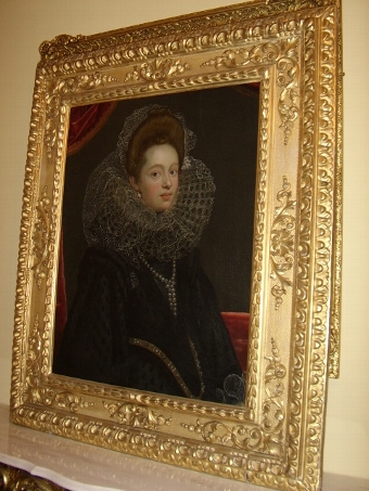 Late 18th Century Oil Portrait Of An Elegant Elizabethan 