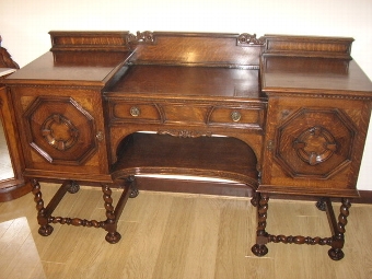 WARING & GILLOWS HAND CRAFTED OAK SIDEBOARD WITH BURR WALNUT INLAY C1910