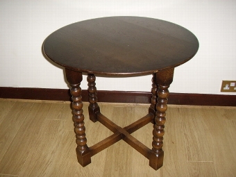 OAK OCCASSIONAL ROUND BARLEYTWIST TABLE