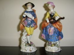 A FINE PAIR OF CONTINENTAL FACTORY FIGURINES C1900 