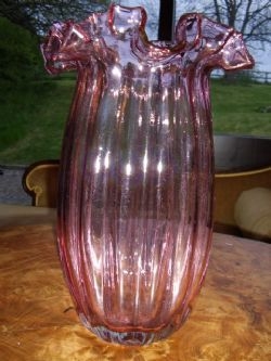VICTORIAN CRANBERRY GLASS VASE WITH RIBBED BODY & FLUTED TOP 