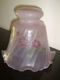 PINK SATINGLASS LIGHTSHADE WITH TWIST DESIGN & SUITABLE FOR ANY BATTON FITTING.