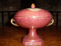 VIENNA PORCELAIN TABLE CENTREPIECE WITH CAMEO SCENES ON THE DOMED LID 
