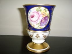 FINE BONE CHINA FLORREL VASE BY SUTHERLAND DECORATED WITH FLOWERS & HAND FINISHED IN GOLD  