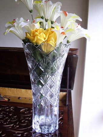 Antique LARGE CHRYSTAL GLASS VASE WITH HEAVY CUT RELIEF PATTERN 