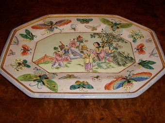 Antique ORIENTAL JAPANESE HEAVILY ENAMELLED TABLE PLATE WITH BUTTERFLY DECORATION. 