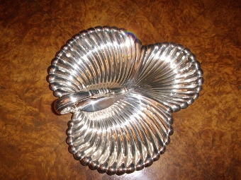 Antique SILVER PLATED OYSTER OR BUFFET DISH IN DESIGN OF SHELL 
