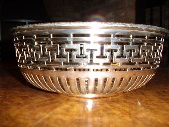 Antique SILVER PLATED PIERCED FRUIT BOWL MADE BY ALEX E.CLARK & COMPANY LONDON (WELBECK PLATE) 