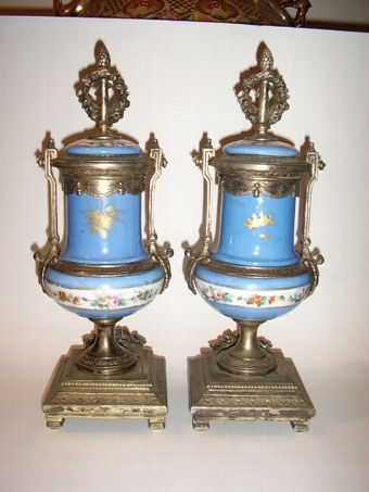Antique A FINE PAIR OF FRENCH SERVES PORCELAIN ORMOLU CLOCK GARNITURES C1860 