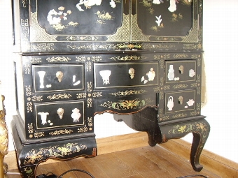 Antique ORIENTAL PAINTED CABINET WITH CARVED SOAPSTONE DECORATION. 