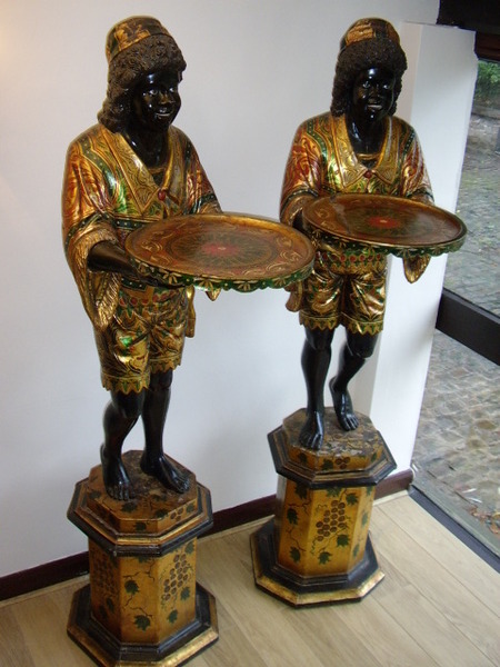 Antique A  PAIR OF VICTORIAN POLYCHROME VENETIAN BLACKAMOORS HOLDING SERVING TRAYS C1900