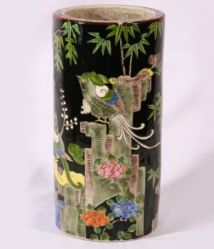 19th century Japanese decorated porcelain vase