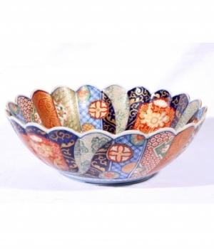19th century Japanese Imari bowl