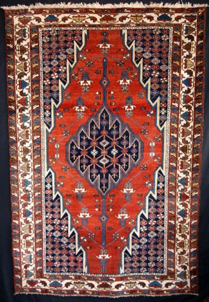 ANTIQUE PERSIAN MAZLAGHAN RUG, FULL PILE, CIRCA 1900.