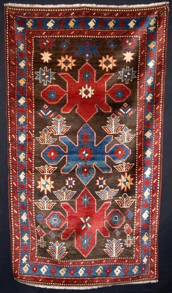 ANTIQUE ARMENIAN KAZAK, TRIPLE MEDALLION, CIRCA 1900/20
