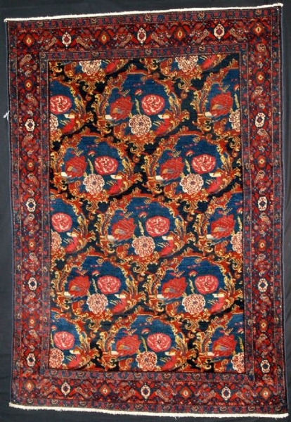 ANTIQUE PERSIAN SENNEH RUG GOL FARANG DESIGN, C1900.