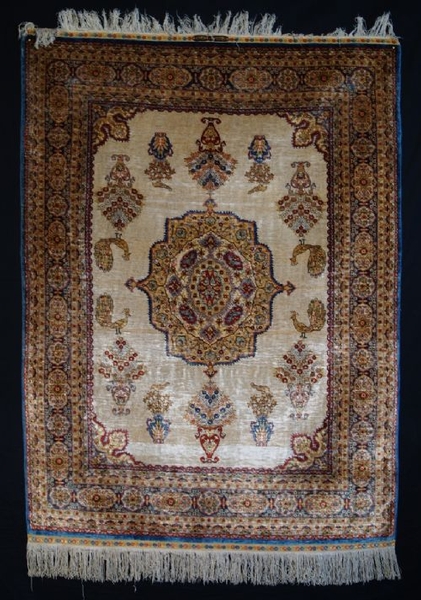 OLD SILK & GOLD THREAD HEREKE RUG, VERY FINE WEAVE