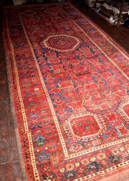 ANTIQUE ERSARI BESHIR TURKMEN MAIN CARPET, 2ND HALF 19TH CENTURY