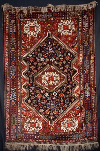 ANTIQUE SOUTH WEST PERSIAN QASHQAI RUG, FULL PILE, CIRCA 1920.