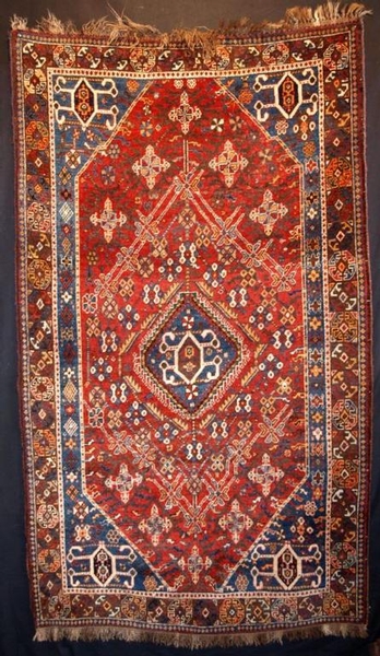 OLD SOUTH WEST PERSIAN QASHQAI RUG, GREAT DESIGN, CIRCA 1920.