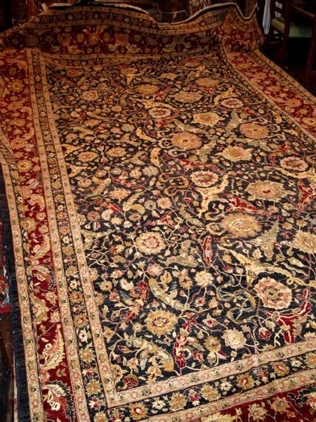 LARGE ROOM SIZE CARPET AGRA DESIGN, PERFECT CONDITION
