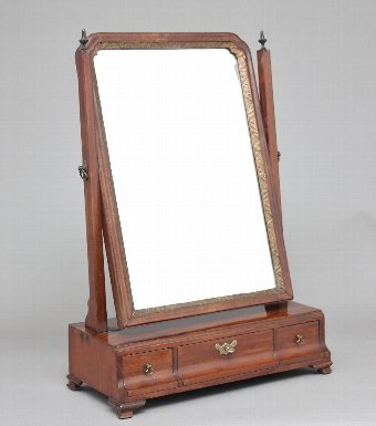 Early 19th Century mahogany dressing table