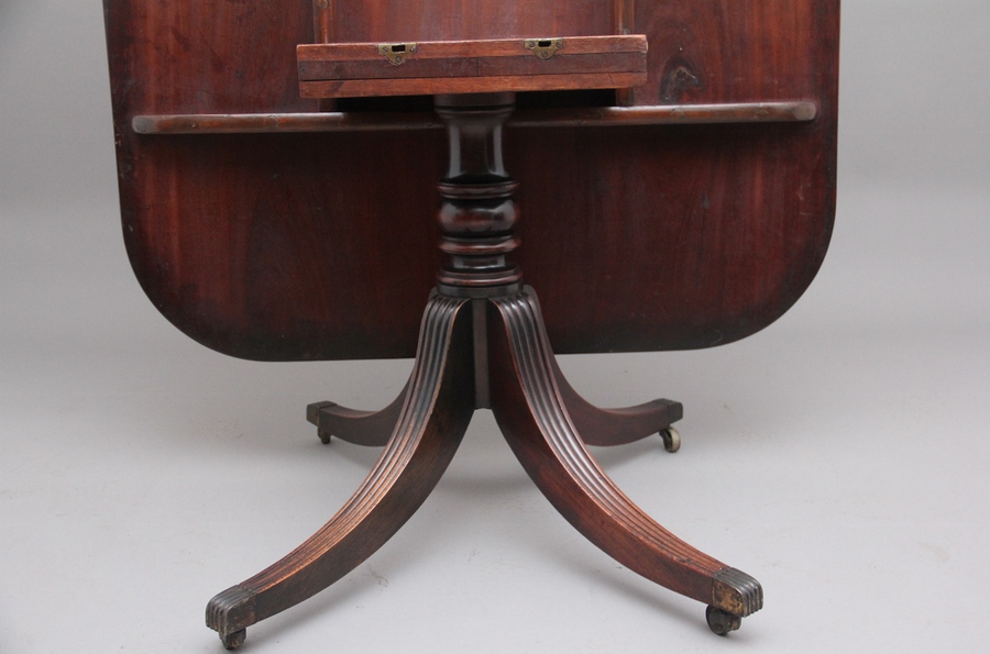 Antique Early 19th Century mahogany breakfast table