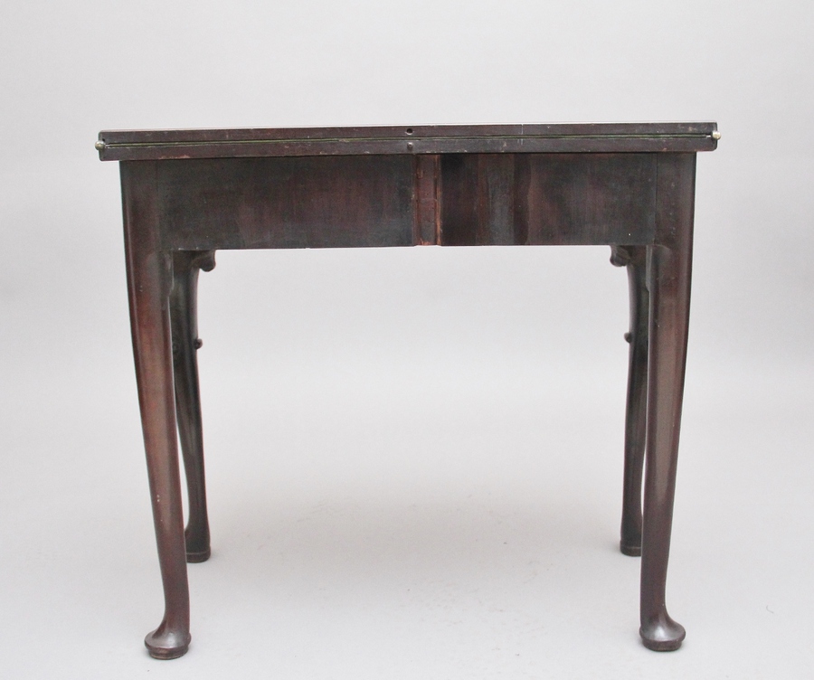 Antique Superb quality early 18th Century mahogany games table