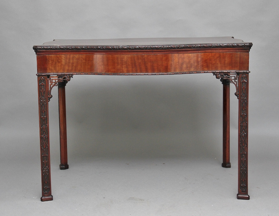 Antique Early 20th Century mahogany center table