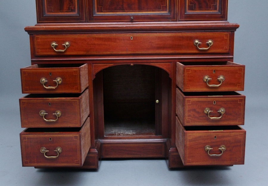 Antique Superb quality 19th Century mahogany secretaire desk cabinet