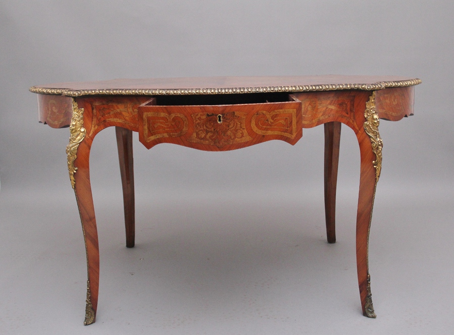 Antique Superb quality 19th Century walnut and inlaid centre table