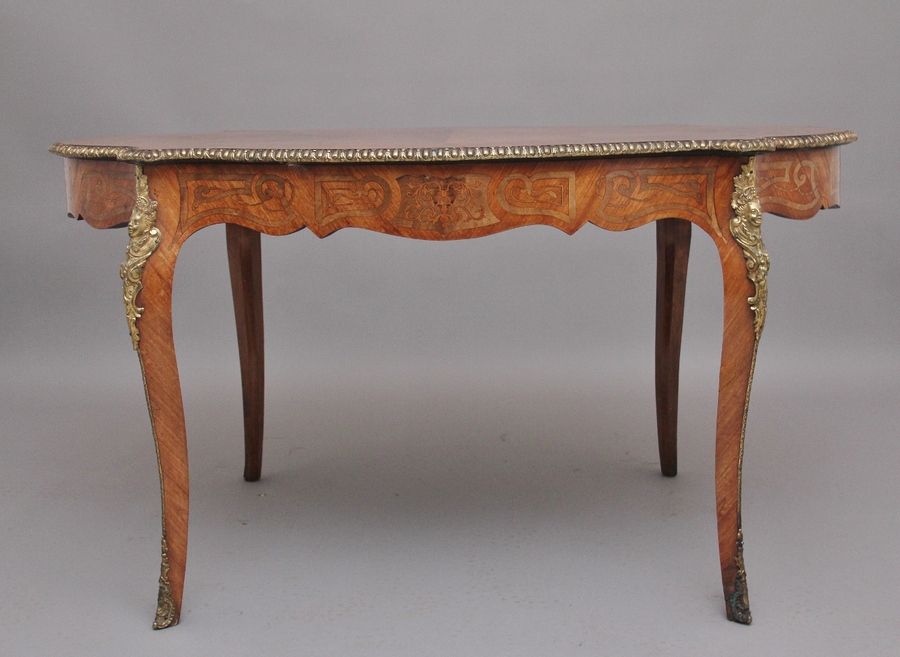 Antique Superb quality 19th Century walnut and inlaid centre table