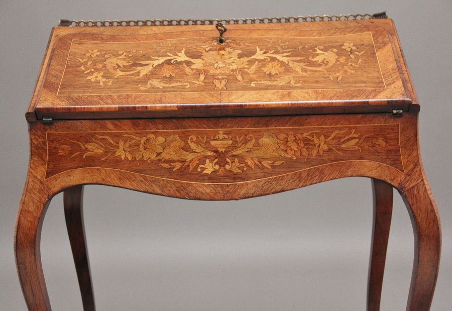 Antique A superb quality freestanding 19th Century Kingwood and marquetry inlaid bureau