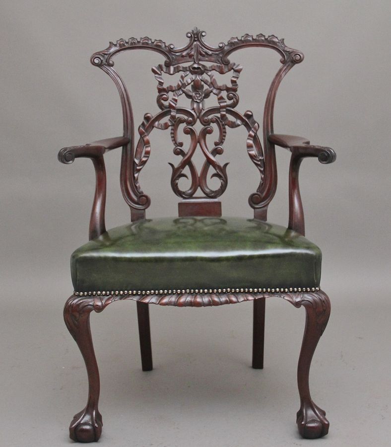 Antique Early 20th Century Chippendale style armchair