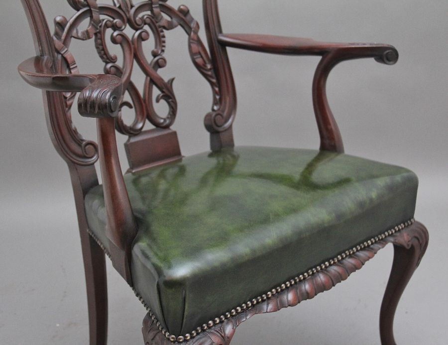 Antique Early 20th Century Chippendale style armchair