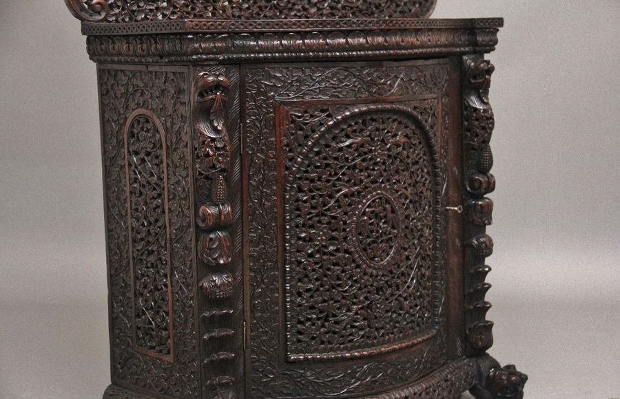 Antique A superb quality 19th Century Anglo-Indian cabinet 