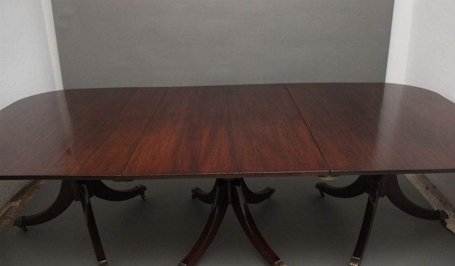 Antique Early 19th Century three pedestal dining table