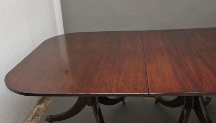 Antique Early 19th Century three pedestal dining table