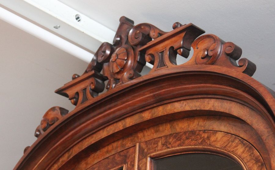 Antique Fabulous quality 19th Century burr walnut bookcase