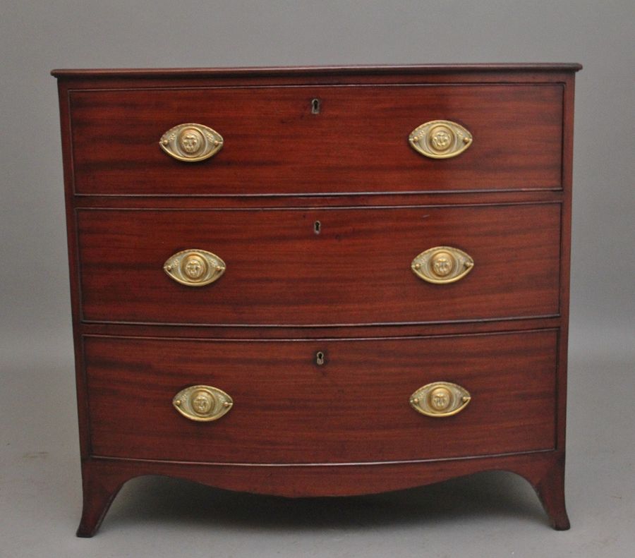 Early 19th Century Georgian mahogany bowfront chest