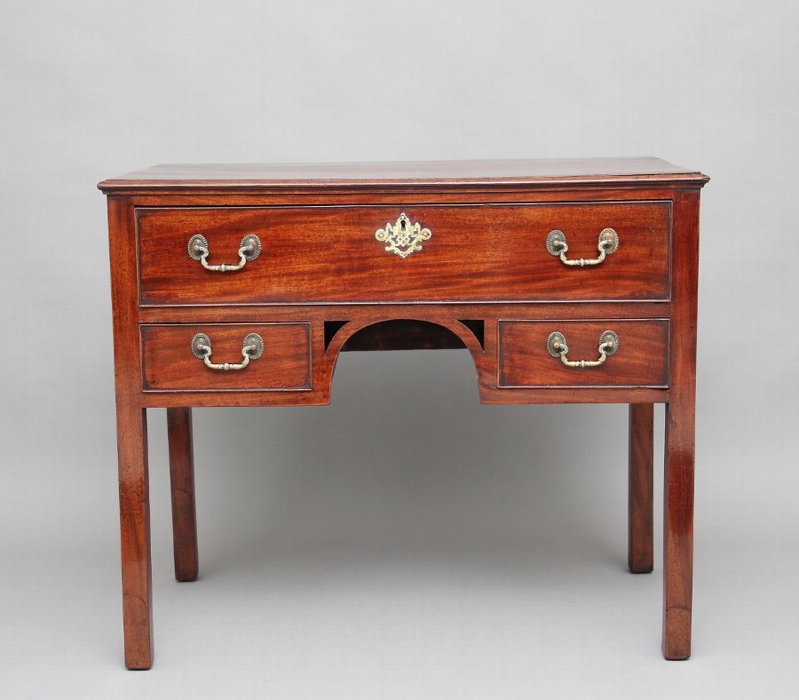 Antique 18th Century Mahogany Lowboy Side Table Antiques Co Uk