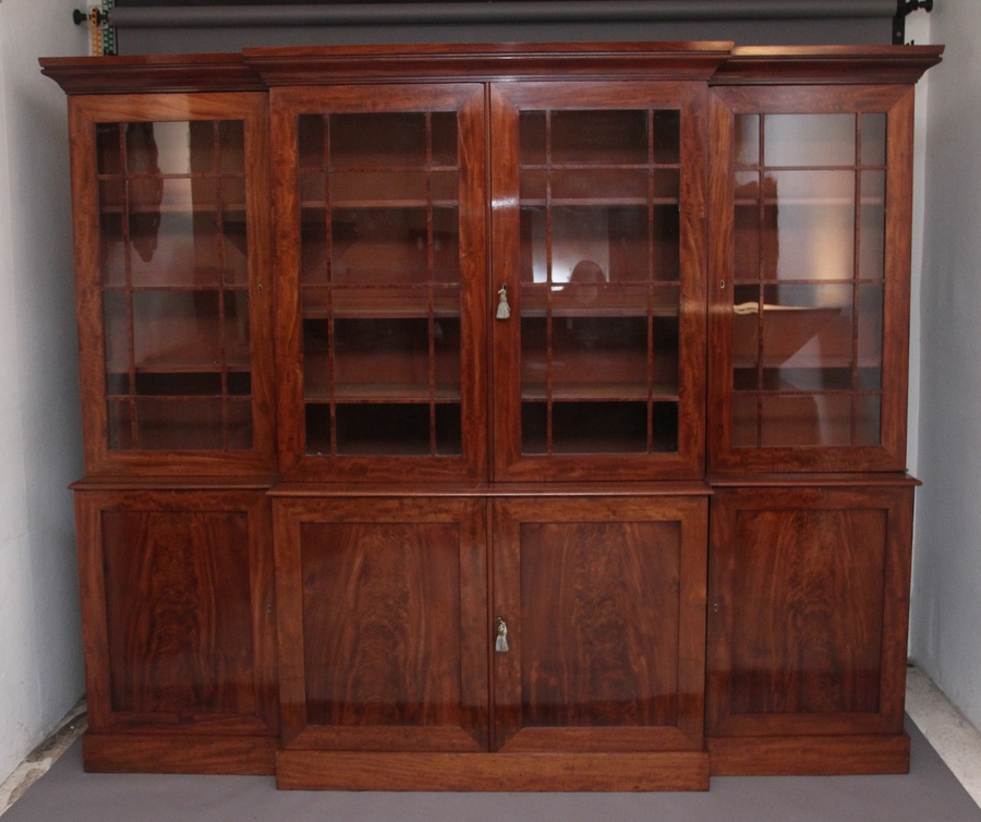 Antique Superb quality 19th Century mahogany breakfront bookcase