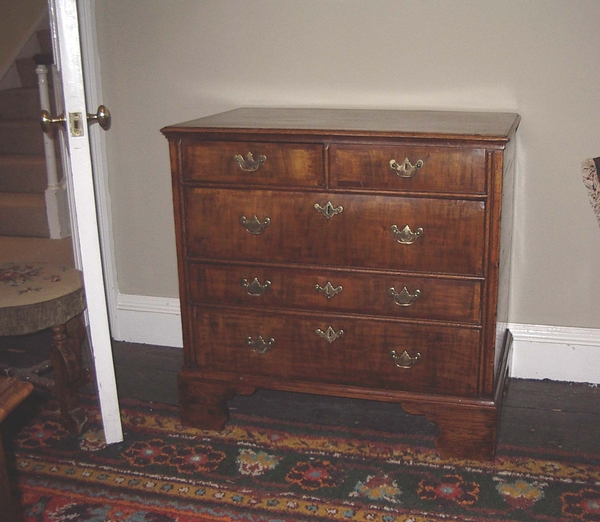 William & Mary period Walnut & Oak chest of drawers c1700