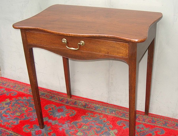 Small George III mahogany side table c1790