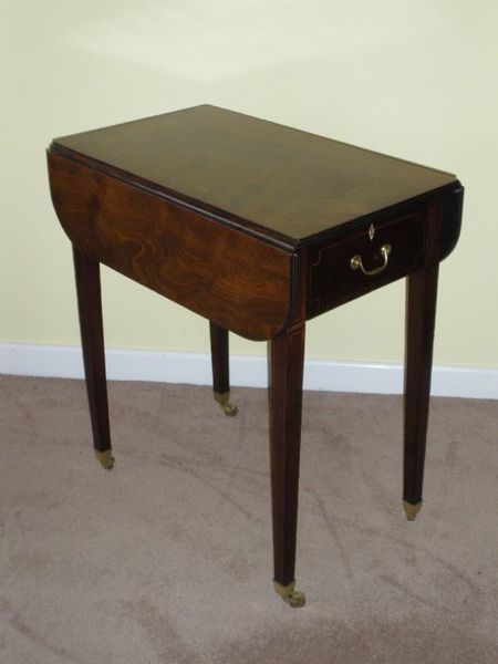 Pretty Georgian Mahogany Pembroke Table 