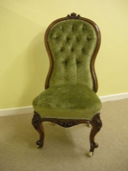 Antique Victorian Walnut Ladies Chair 
