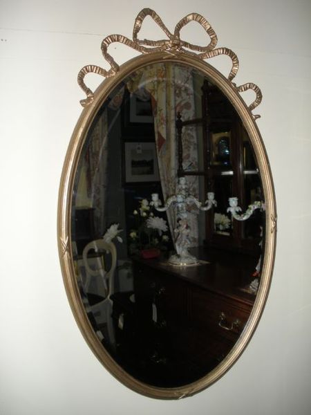 Antique Victorian Oval Gilt Mirror 