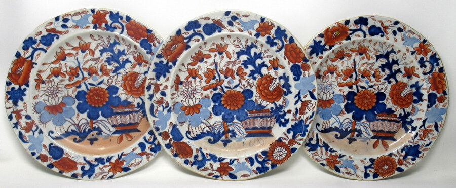 Antique Set of Twelve Masons Ironstone China Imari Cabinet Plates early 19th Century