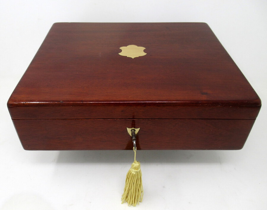 Antique Antique Vintage Mahogany Wooden Jewelry or Gentleman's Cigar Box Casket