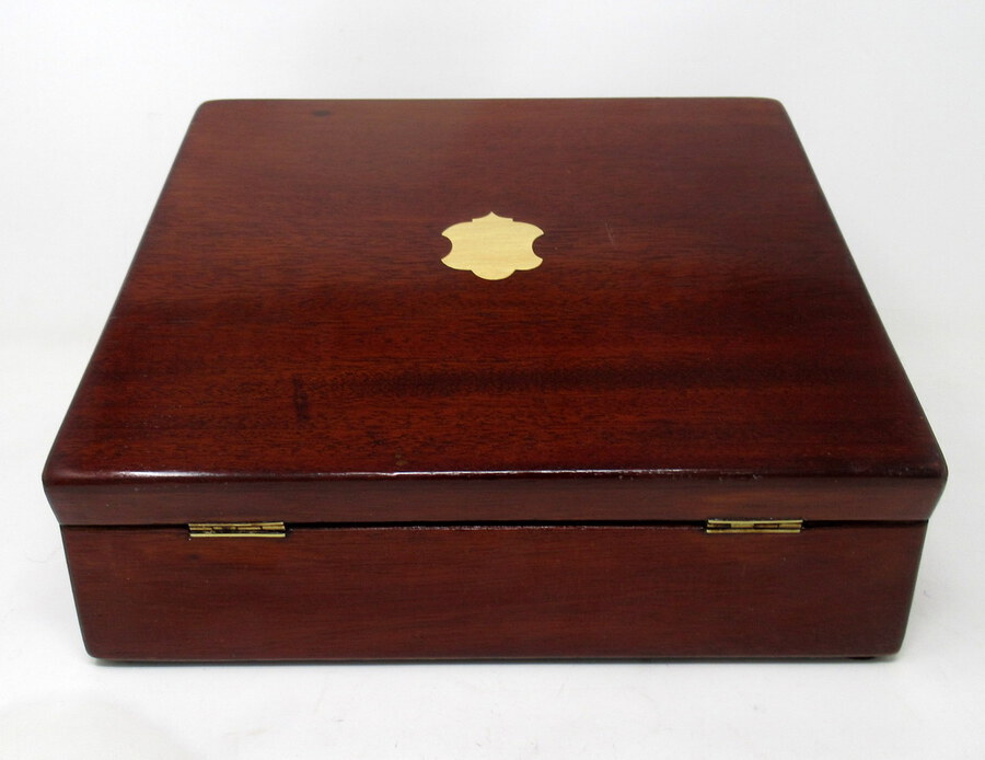 Antique Antique Vintage Mahogany Wooden Jewelry or Gentleman's Cigar Box Casket